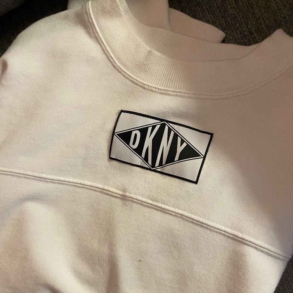 DKNY sport free neck